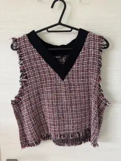 赤と白のツイード Vネックノースリーブ