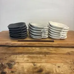 新品　陶器　陶芸作家　小皿約11cm18枚 766