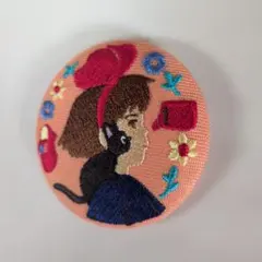ジブリ】ジブリ刺繍缶バッジ 借りぐらしのアリエッティ - メルカリ