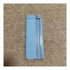 ダイソー ペーパーカッター スライド式のサムネイル