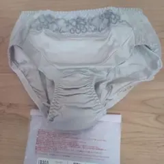 IB303 ライトグレー Lサイズ ショーツパレッティ。シャルレ。