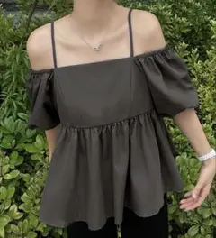 JUNOAH 2wayオフショルペプラムブラウス　チャコール