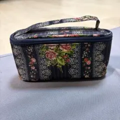 axes femme 花柄ネイビー ポーチのサムネイル