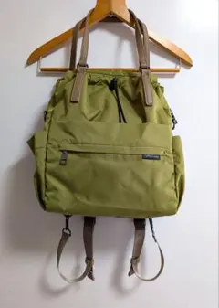 オリーブグリーン リュック・バックパック ポシェット付き