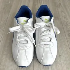 PUMAスニーカー　レディーススニーカー　白　22.5㎝
