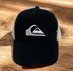 未使用品　90年代　クイックシルバー　メッシュキャップ　ロゴ刺繍　26セ305