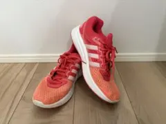 adidas ランニングシューズ　23.5センチ