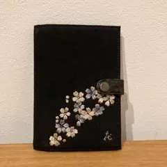 A-壁【希少】宇野千代 ブランド お薬手帳・マルチケース 桜刺繍 ブラック