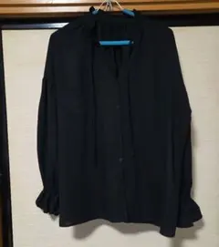 GU ブラック 長袖シャツ フリル付き