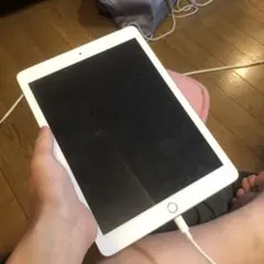 Apple 第5世代 iPad 32GB wifiモデル 管理番号：0734 - メルカリ