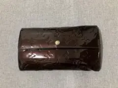 VUITTON モノグラム　ヴェルニ　ポルトフォイユ・サラ　アマラント　財布