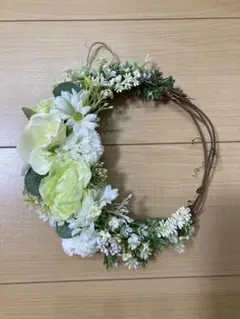 春のハーフリース　ナチュラル　ホワイト　グリーン　ハンドメイド　造花