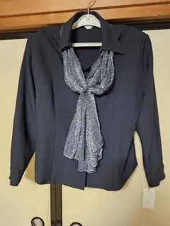 【大きいサイズ】スカーフ付きシャツ　17号