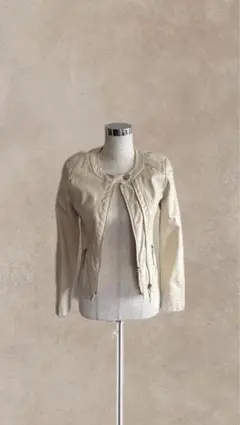 クリーム色 ノーカラージャケット スリムフィット