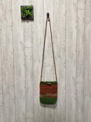 ハンドメイド 手編み ポシェット ショルダーストラップ付き 編み物