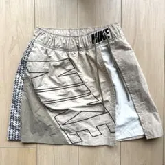 NIKE ベージュラップスカートSサイズ
