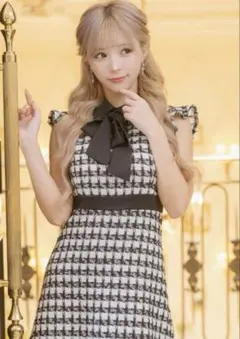 Item thumbnail for item 4b3b7b9b-8c1d-486a-b438-61b9005c628c