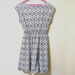 花柄 半袖 ひざ丈ワンピース S　ナチュラルビューティベイシック