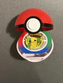 ピカチュウ モンスターボール ピンバッジ ポケモン - メルカリ