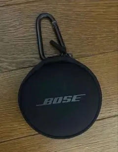 Bose イヤホンケース カラビナ付き ブラックのサムネイル