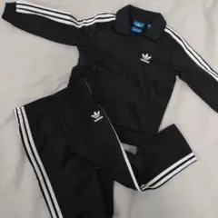 adidas ブラック ジャージセット 3Y