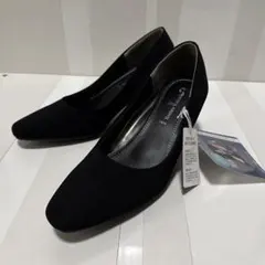 新品、Ｖ.Romeo valentino黒スエードパンプス 6.5cmヒール