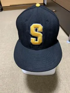Stüssy（ステューシー） と New Era（ニューエラ） のコラボキャップのサムネイル
