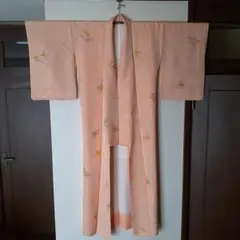 薄いピンク とオレンジがまざった色目　着物正絹