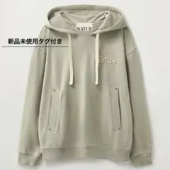 satur パーカー