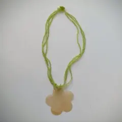 花形ペンダント ネックレス