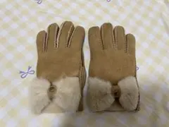UGG シープスキン リボン グローブ 手袋のサムネイル