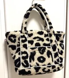 [500mlのペットボトルも入る]レオパードボアロゴトートM