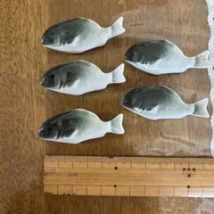魚型箸置き 5個セット 青と白の陶器製