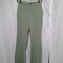 ジーユー　グリーンスラックス