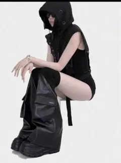 shein レッグウォーマー　ブラック　フェイクレザーのサムネイル