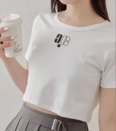 Chico ロゴ刺繍 ショート丈Tシャツ ホワイトのサムネイル