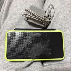 ニンテンドー2DS ブラック/グリーン ACアダプター付き