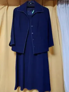 紺色系 薄手のスーツ 七分ジャケット＆ワンピーススーツ １３号 クリーニング済み