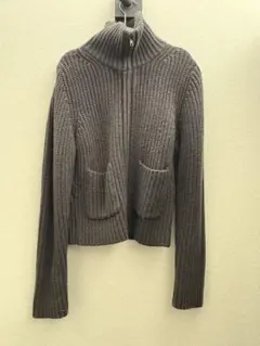 UNIQLO Cブラウンハイネックジップアップセーター