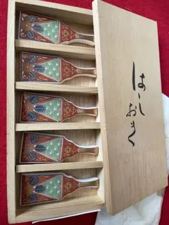 ◉セール！新品　美濃焼　庫山窯　羽子板　箸置き揃　5客　金彩　金襴手　木箱入り