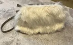 クリーム色フェイクファーショルダーバッグ