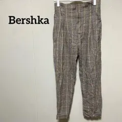 Bershkaベルシュカ チェック柄 カジュアルパンツのサムネイル