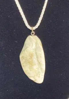 545 糸魚川翡翠 　ネックレス　ペンダント 　天然石　産地：糸魚川