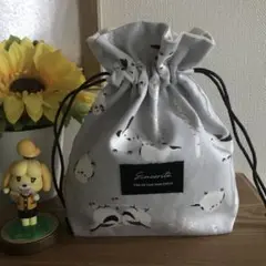 ハンドメイドの巾着袋　雪の結晶と白樺と シマエナガ柄がおしゃれ
