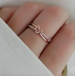 【新品】 ローズゴールドカラー 結びデザイン リング ファッションリング 指輪