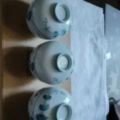 白と青の花柄 湯飲み 3個セット