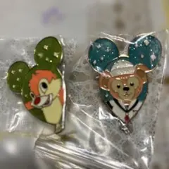 ミッキー型ピンバッジ 2個 ダッフィー 、チップとデール