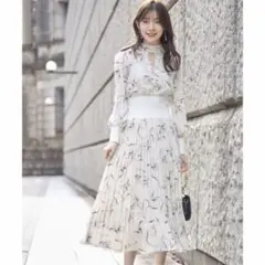 ウエストリブ切り替えラインフラワープリントプリーツワンピース