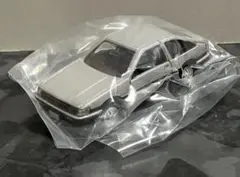 トミカプレミアム　トヨタ　カローラレビン　シルバー