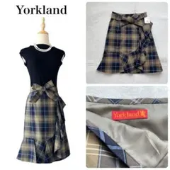 【Yorkland】チェック柄 フリルフレアスカート　別リボン付　タグ付未使用のサムネイル